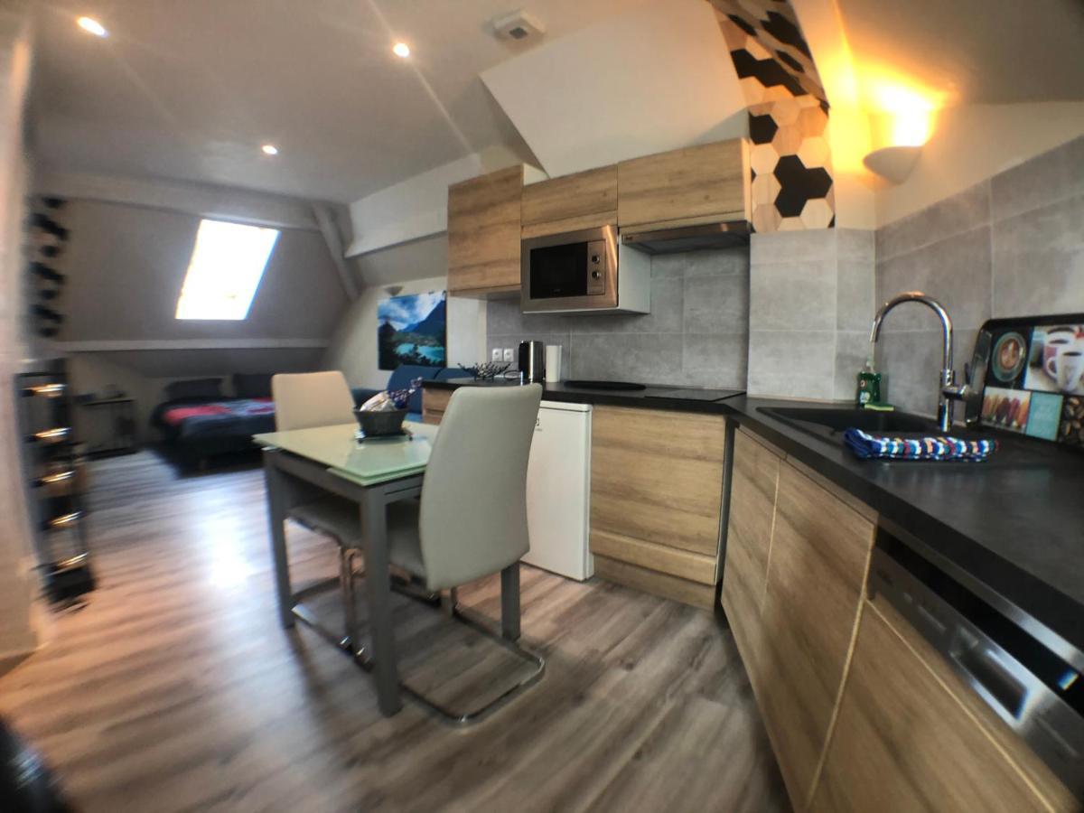 Au Bord Du Lac D'Annecy, Logement Type Loft, Dans Residence Avec Plage Et Ponton Privee Duingt Εξωτερικό φωτογραφία