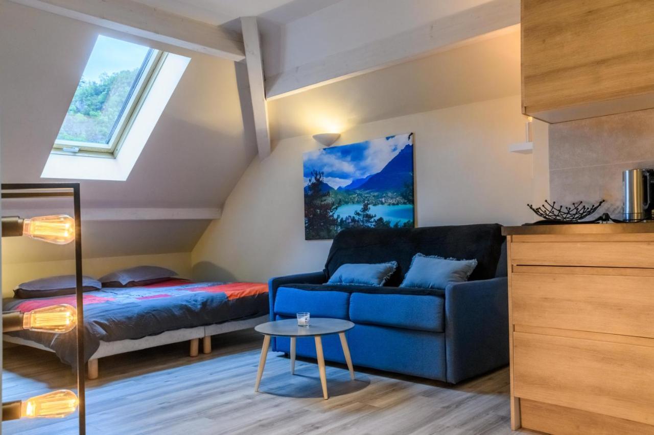 Au Bord Du Lac D'Annecy, Logement Type Loft, Dans Residence Avec Plage Et Ponton Privee Duingt Εξωτερικό φωτογραφία