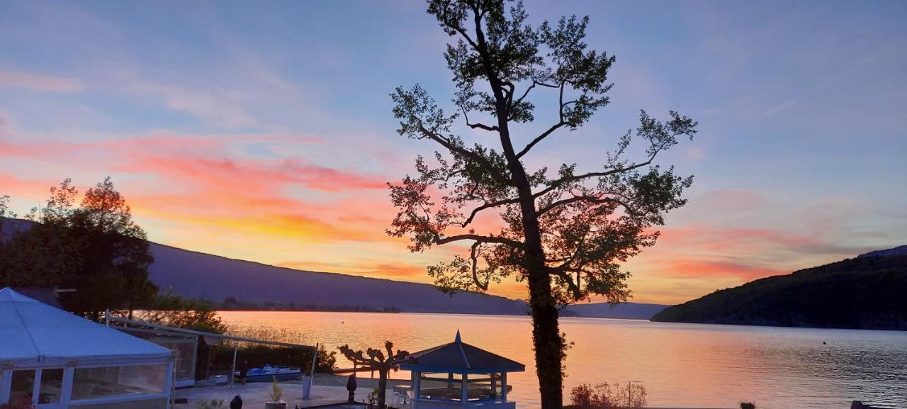 Au Bord Du Lac D'Annecy, Logement Type Loft, Dans Residence Avec Plage Et Ponton Privee Duingt Εξωτερικό φωτογραφία
